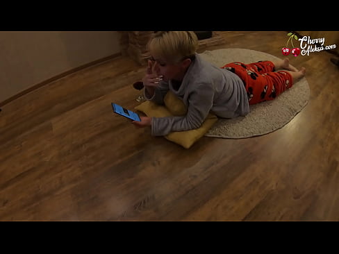 ❤️ Blondă nebună care suge o sculă uriașă și sare pe ea - Sex anal ❤️❌  at ro.porn-milf300.ru